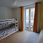 Beau 3 Pieces Climatise Vue Canal Idealement Situe Centre Ville