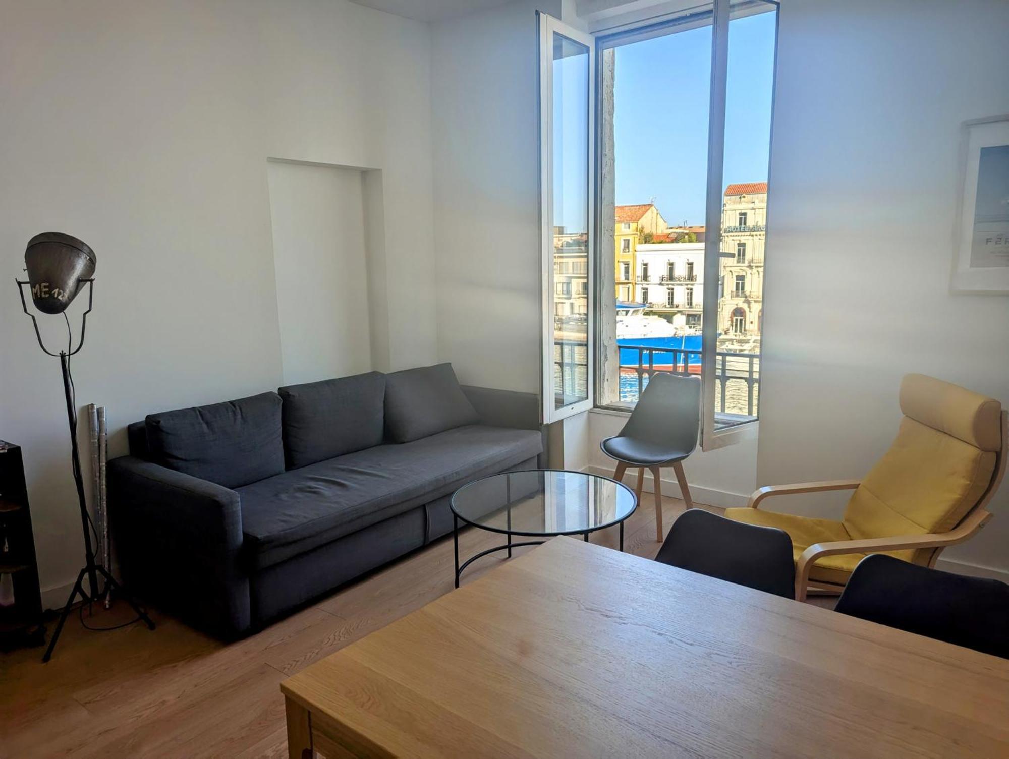 Beau 3 Pieces Climatise Vue Canal Idealement Situe Centre * Sète