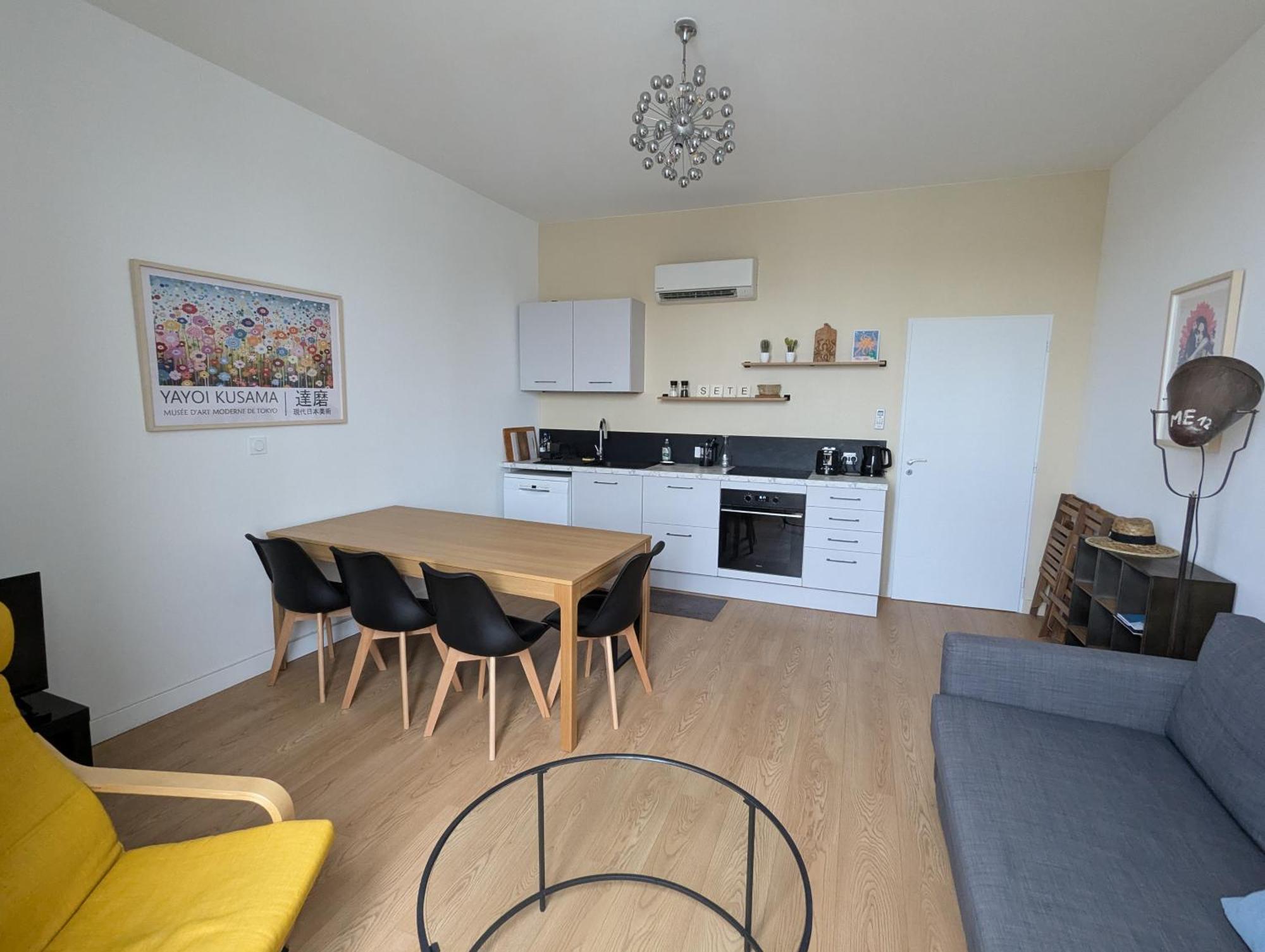 Beau 3 Pieces Climatise Vue Canal Idealement Situe Centre Appartement *
